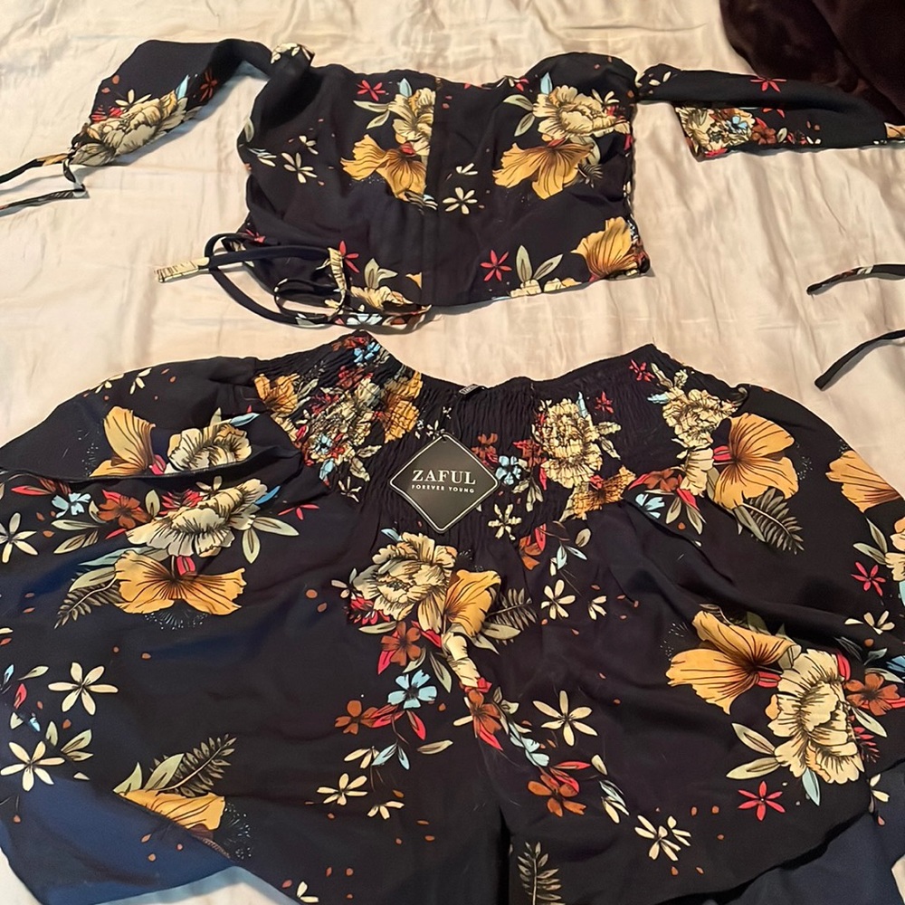 2 piece set. Size large